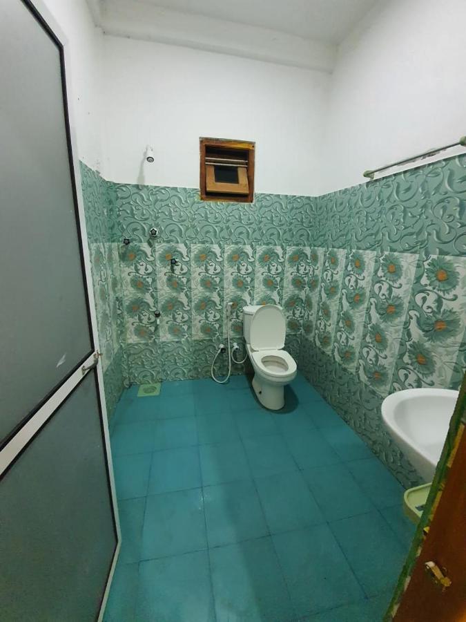 Отель Hb Budget Rest Джафна Экстерьер фото