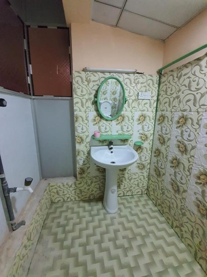 Отель Hb Budget Rest Джафна Экстерьер фото